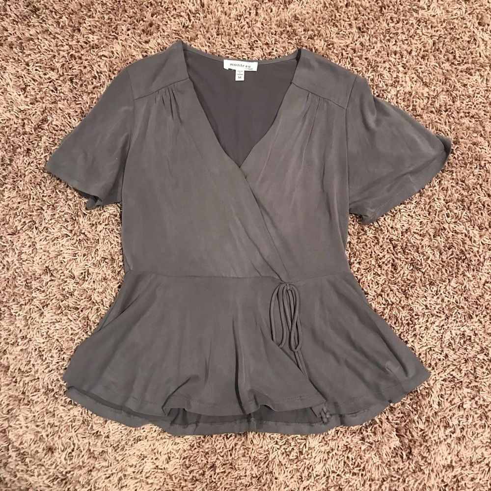 Short sleeve size medium monteau top